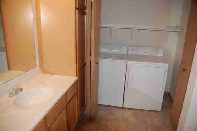 233 East River Drive - Photo 2 of 5