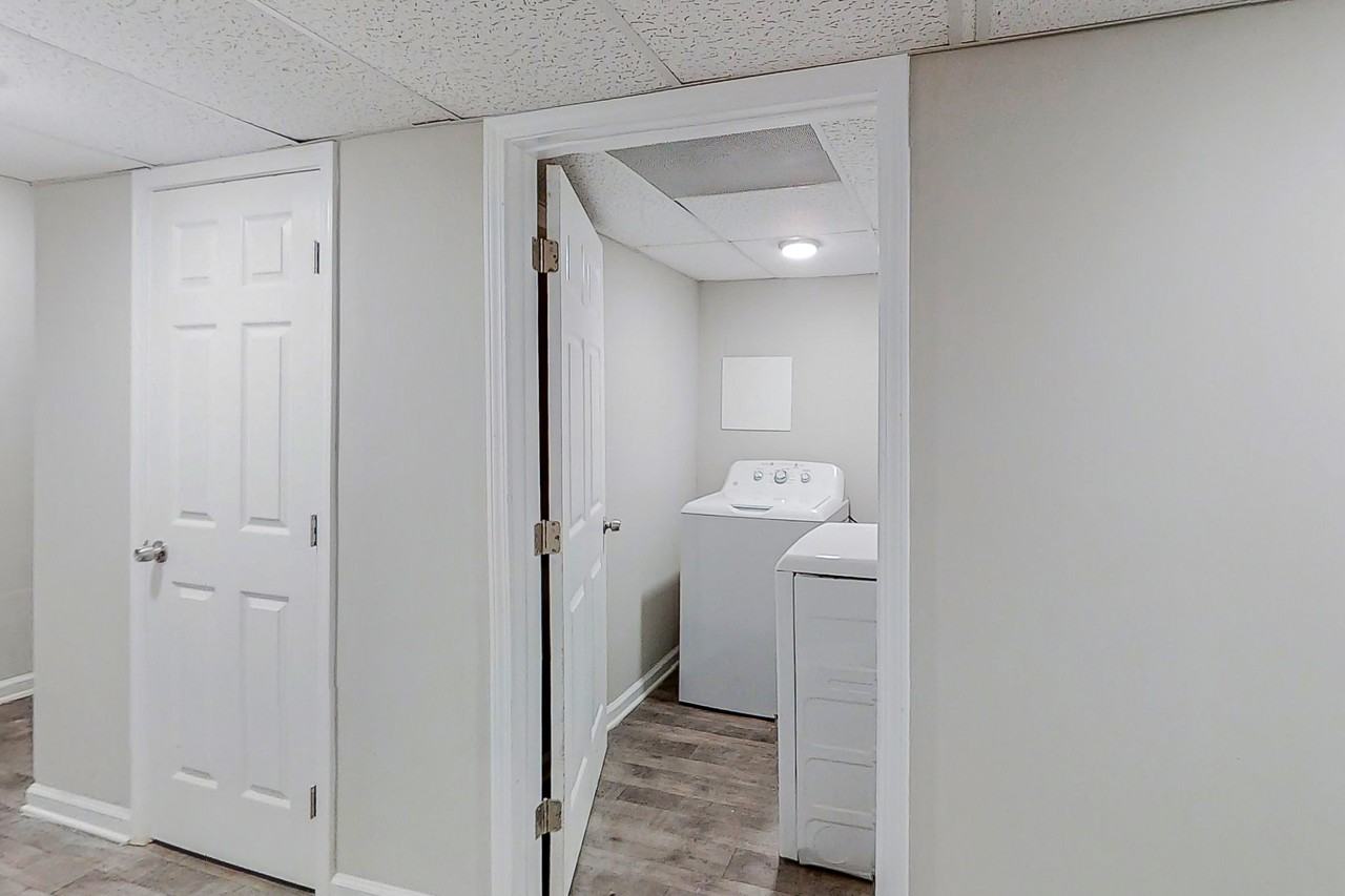 The Fontainebleau Sw - Photo 3 of 13