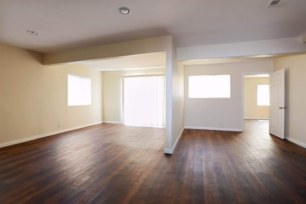 14630 Alexander St - Photo 2 of 9