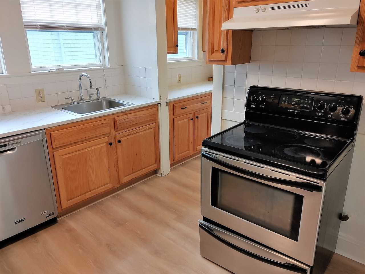 12 Quincy St - Photo 2 of 15