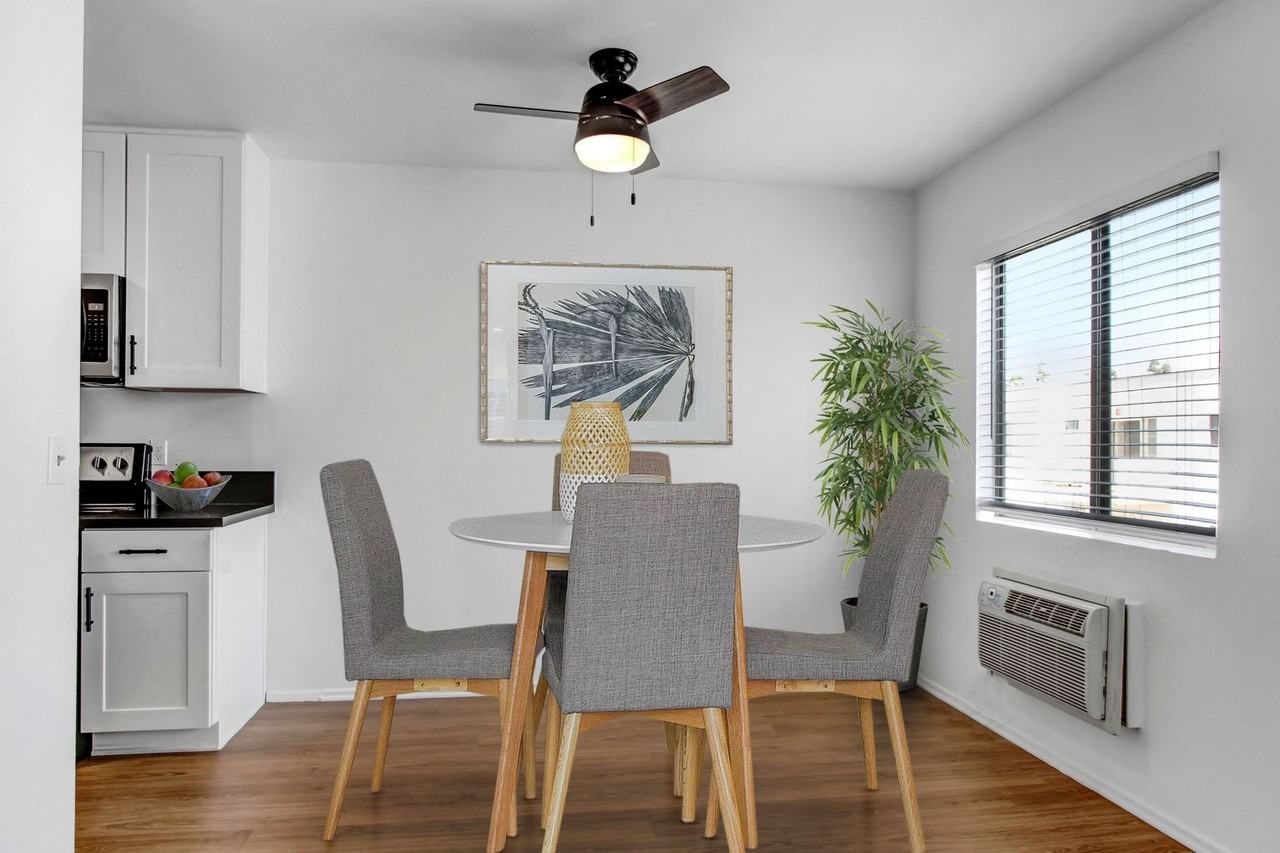 Arch Apartments - Photo 4 of 20