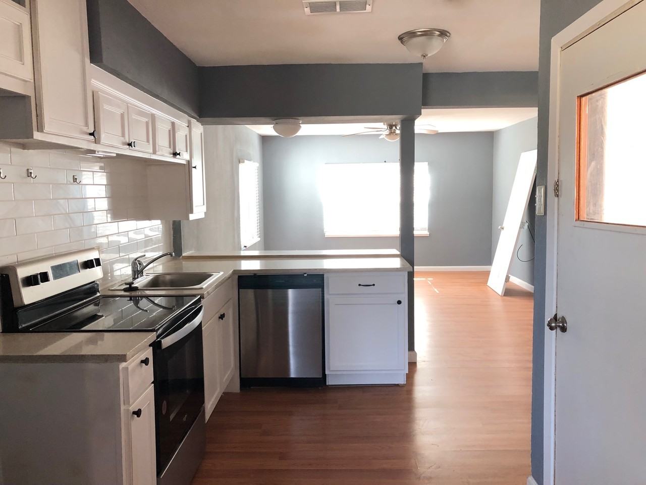 620 E Sears St #1 - Photo 5 of 21
