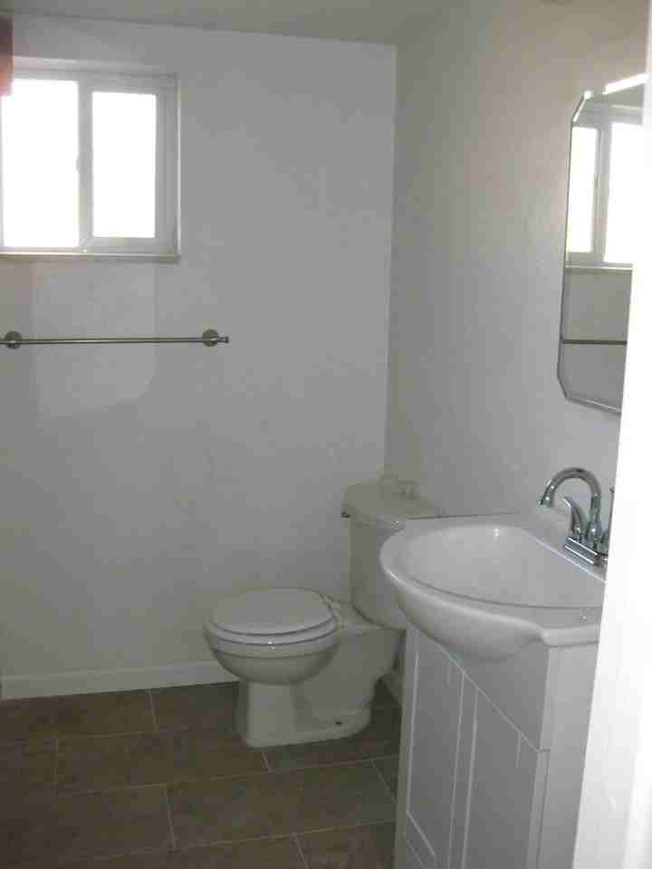 831 Meade St #1 - Photo 4 of 21