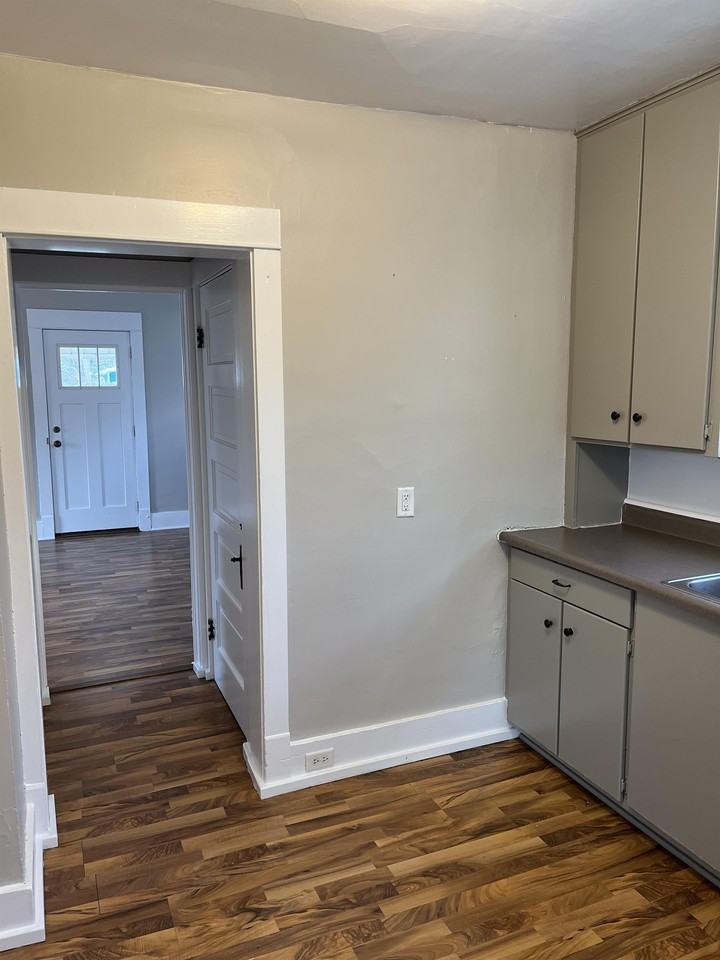 521 Garfield Ave #1 - Photo 3 of 30