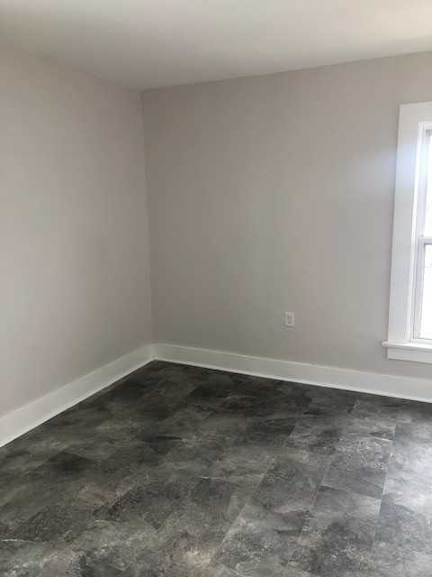 295 E Ash St #B - Photo 3 of 9