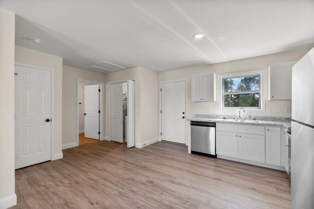 176 Highland Hills Dr #201 - Photo 3 of 10