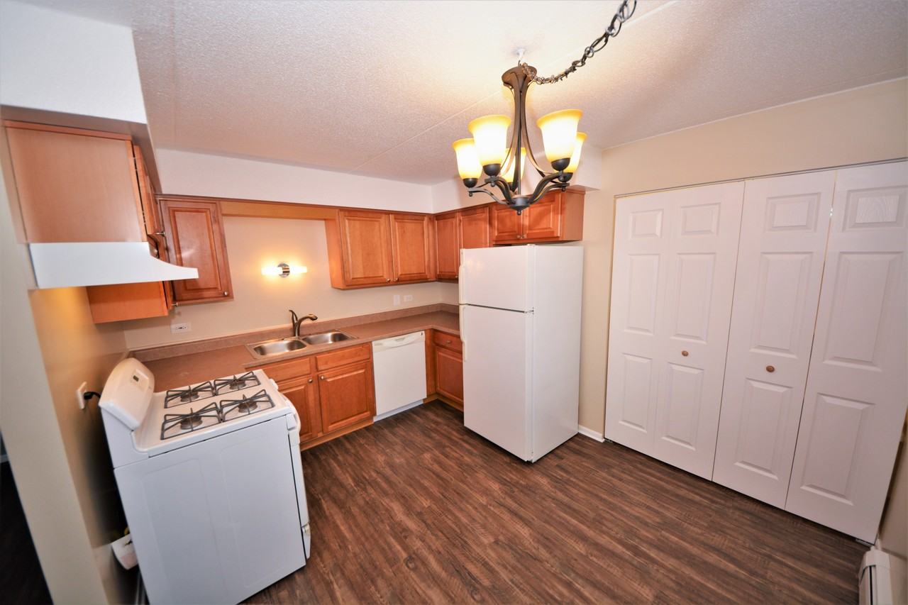 7335 Tiffany Drive #1B - Photo 5 of 9