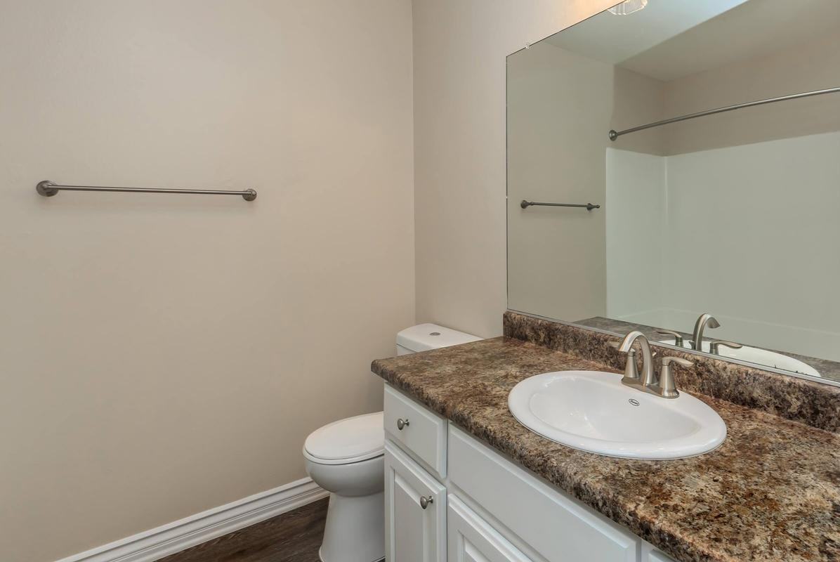 1717 E Birch St - Photo 6 of 12