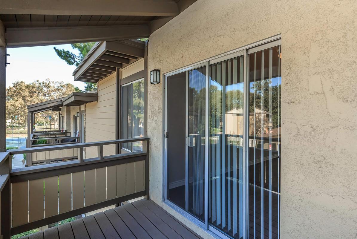 1717 E Birch St - Photo 7 of 12