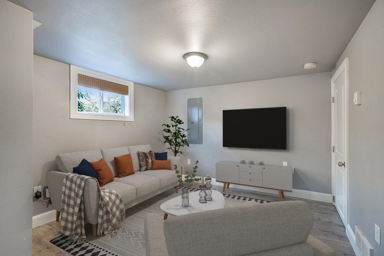 4833 Ne 11th Ave - Photo 2 of 13
