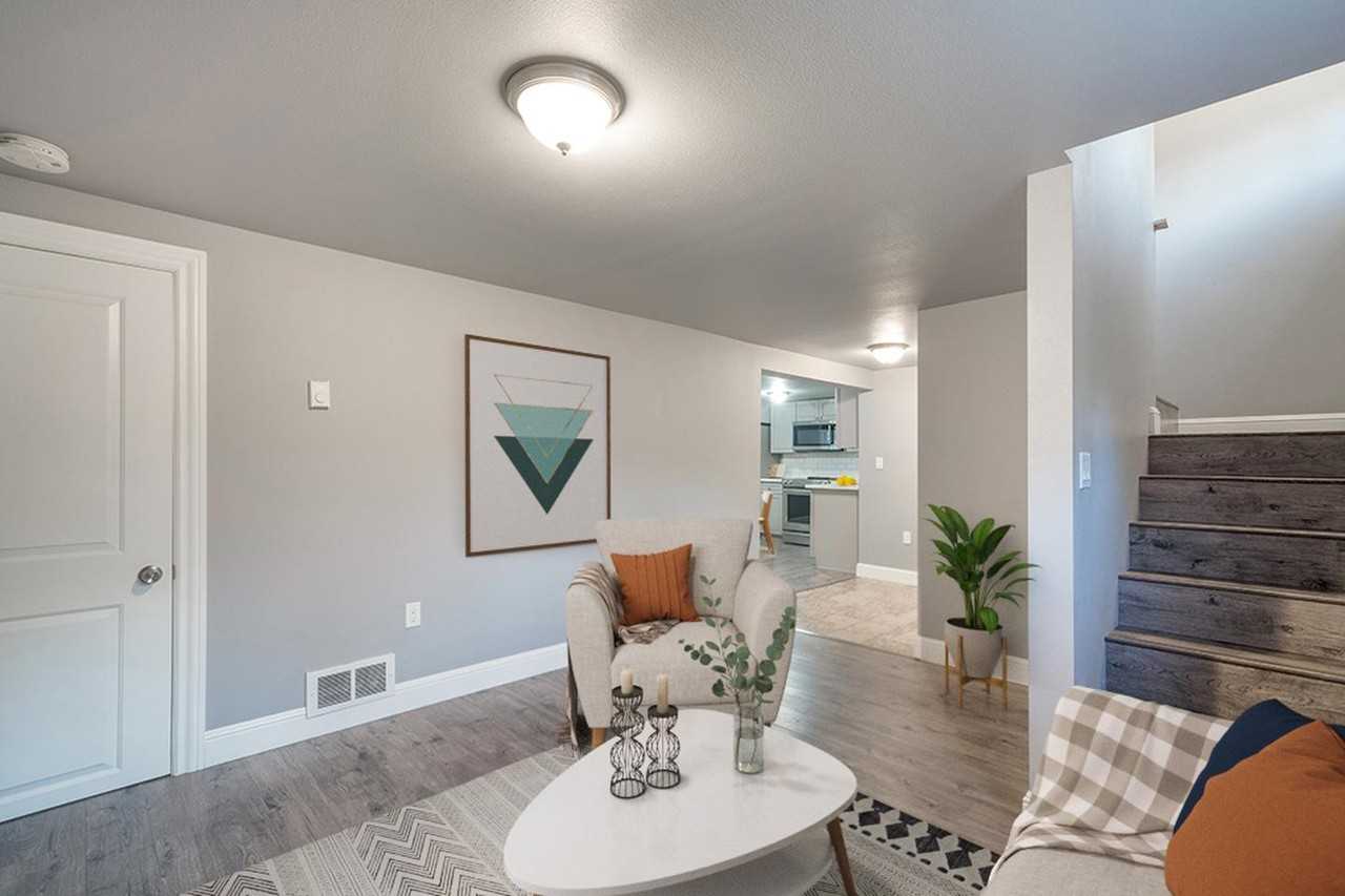 4833 Ne 11th Ave - Photo 4 of 13