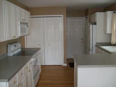 8566 Pineview Lake Dr - Photo 2 of 5