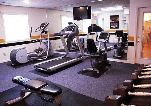 Franklin Park Apartments - Photo 3 of 8