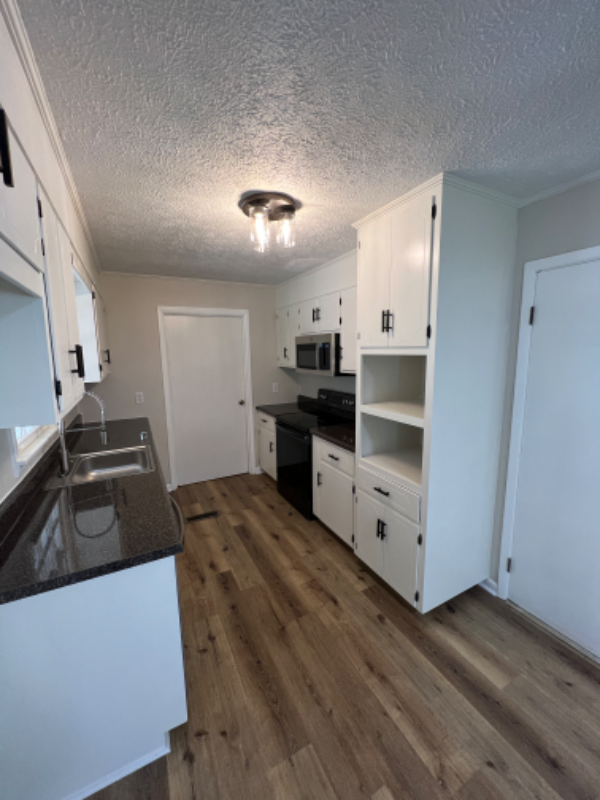 2840 Shady Ln W - Photo 6 of 18