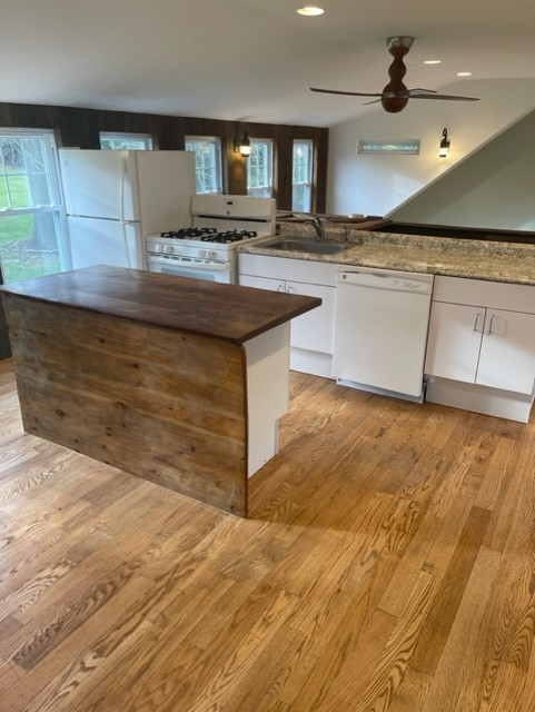 1101 Clover Ln - Photo 3 of 4