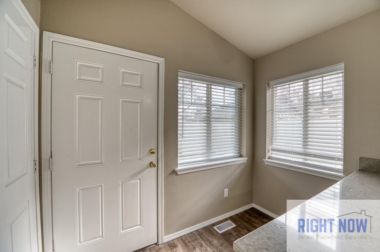 2318 S Shoshone St #1 - Photo 2 of 16