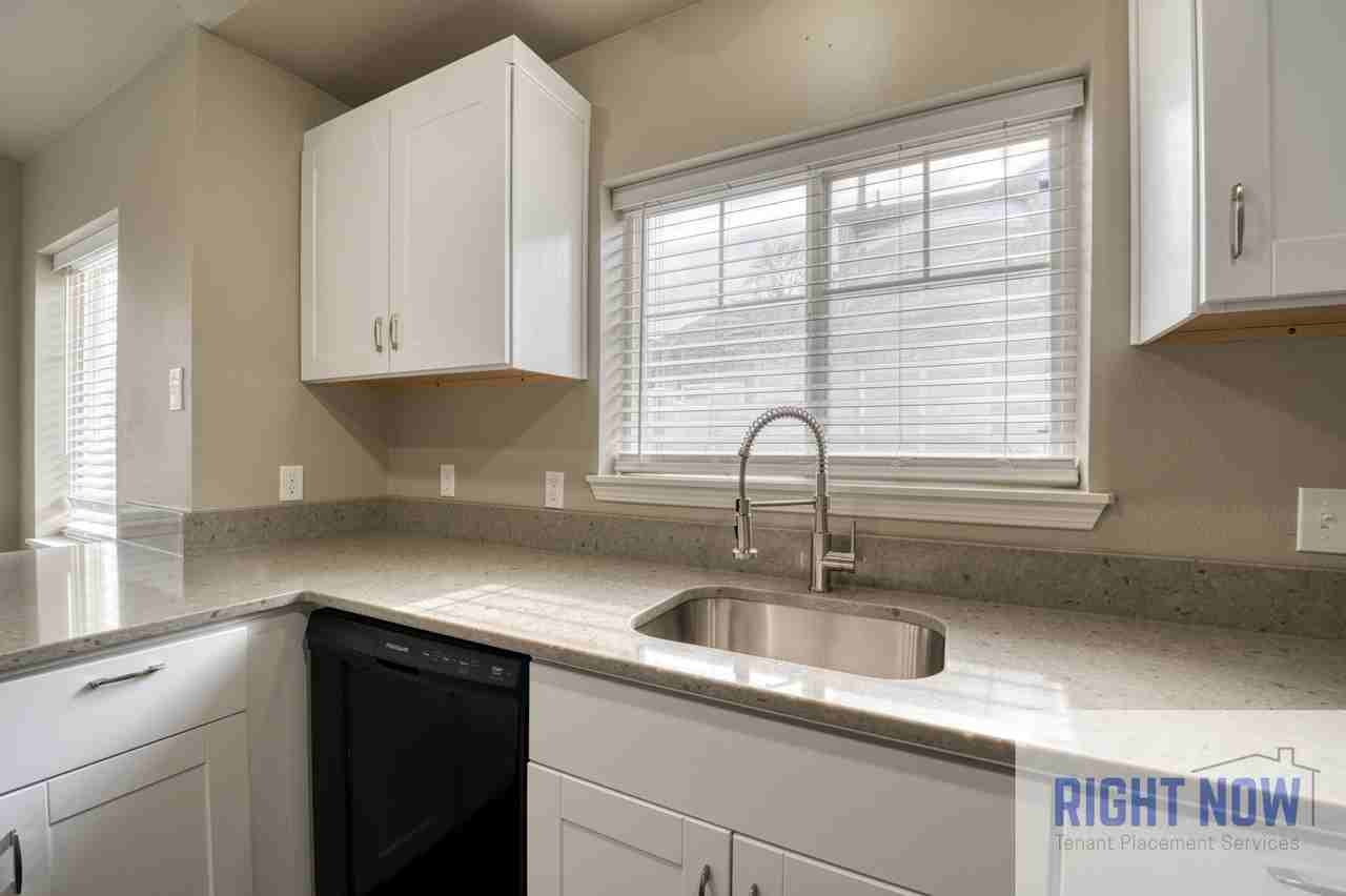 2318 S Shoshone St #1 - Photo 4 of 16