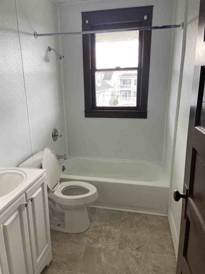 322 E Glenwood Ave #5 - Photo 6 of 10