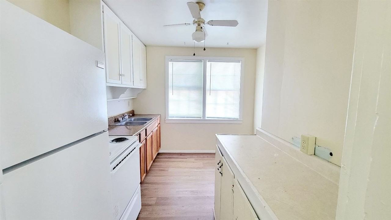 414-416 Crowl Street - Photo 3 of 10