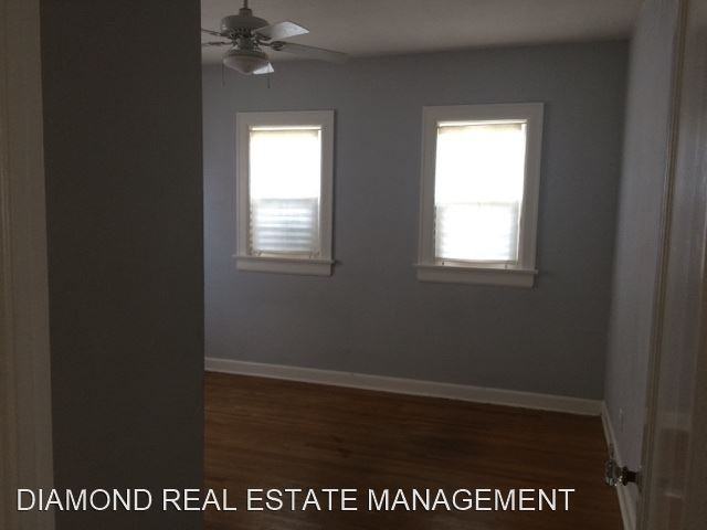 233 Lincoln St - Photo 2 of 8