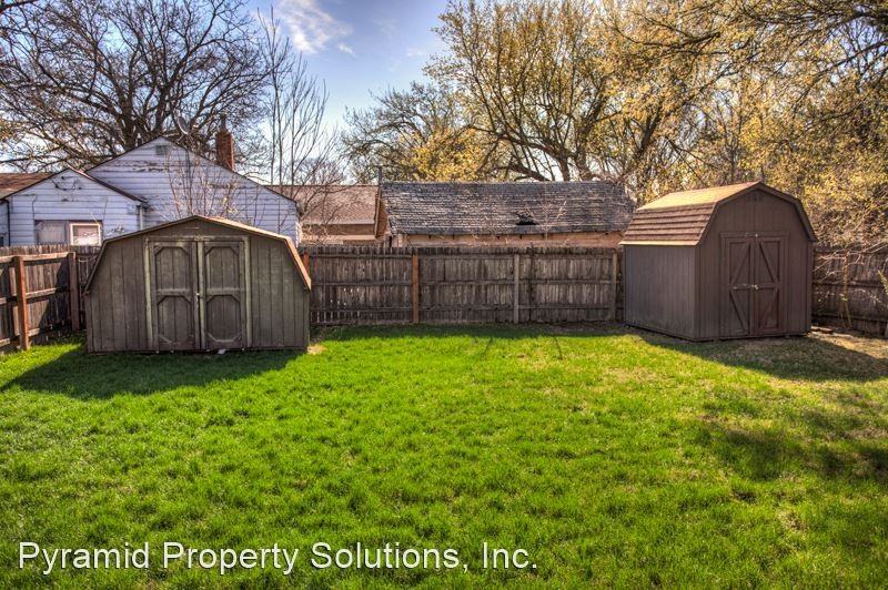 2927 30th St - Photo 3 of 33