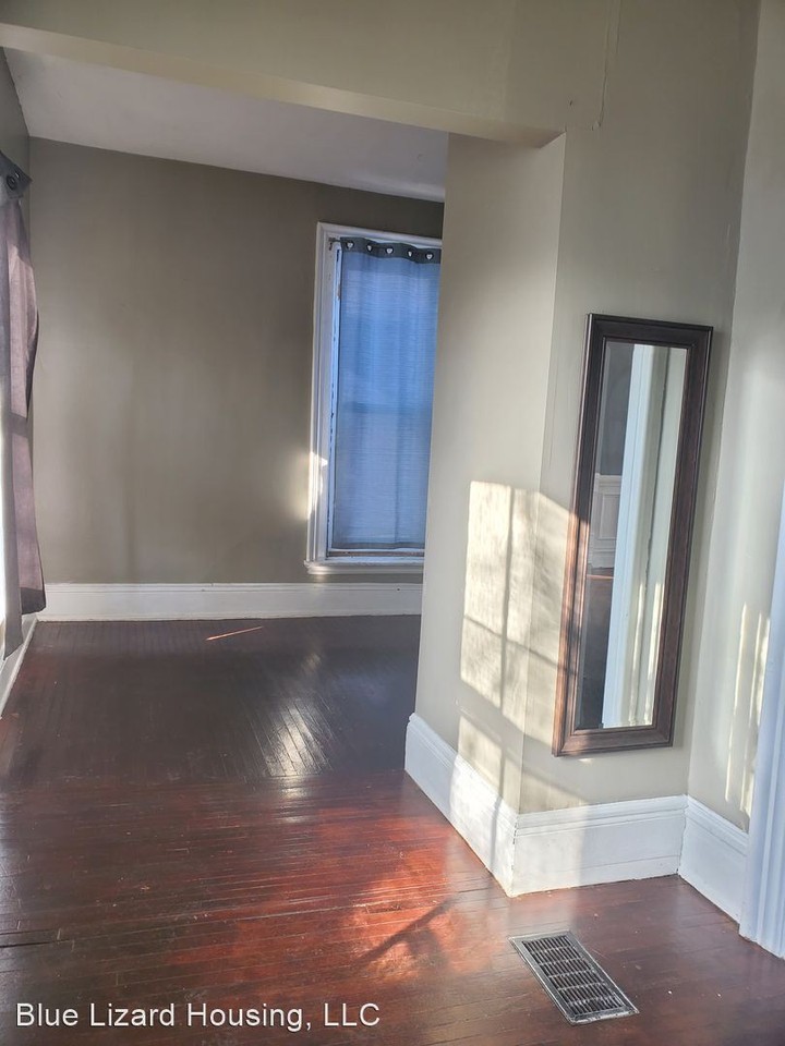 912 Lafayette Ave - Photo 2 of 5