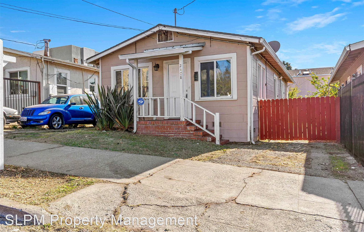 2408 Warner Ave - Photo 2 of 23