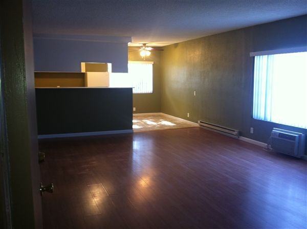 Ramona Park Apartments - Photo 2 of 6
