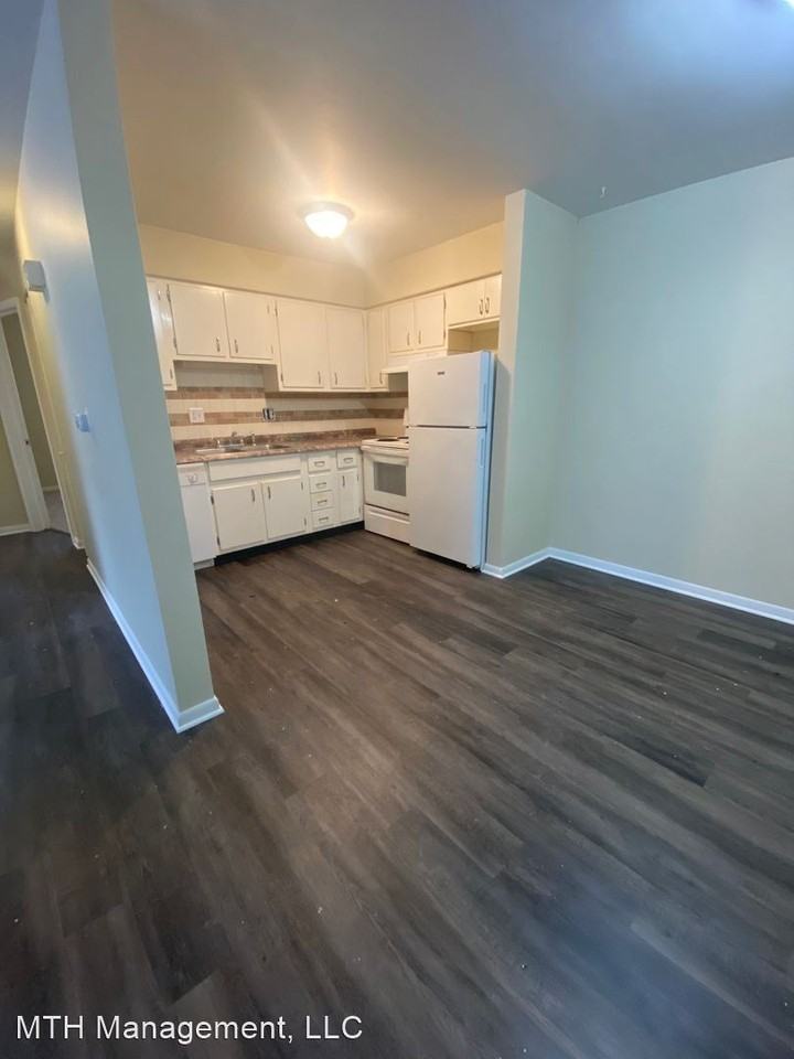 727 & 739 E. Sibley Street 330 Bush Street Apartments in Howell, MI