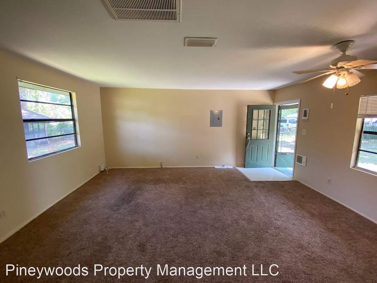 5223 Peach Ave #B - Photo 3 of 10