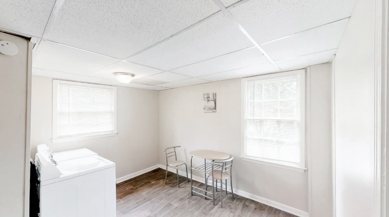 Candlelight Ln Sw - Photo 3 of 5