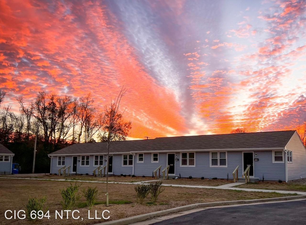 New Town Center Apartments 2292 Onslow Dr, Jacksonville, NC 28540