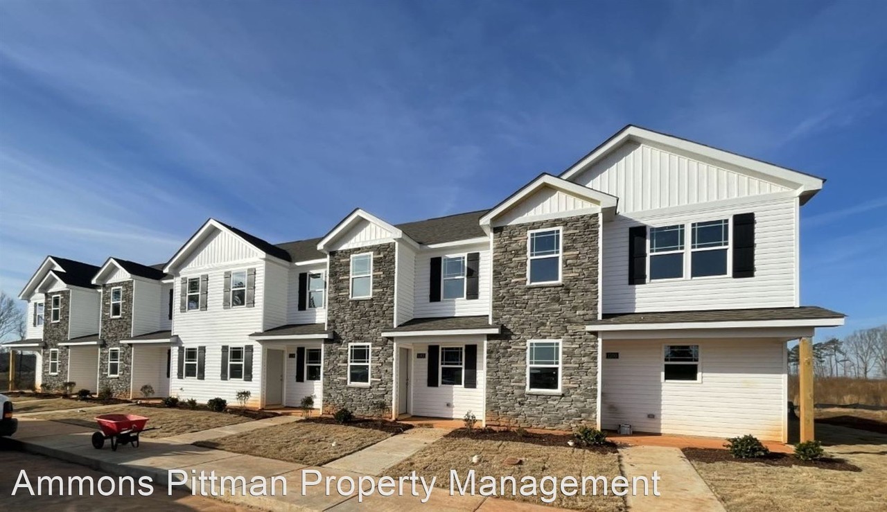 1110 1110 Peony Lane - Photo 2 of 7