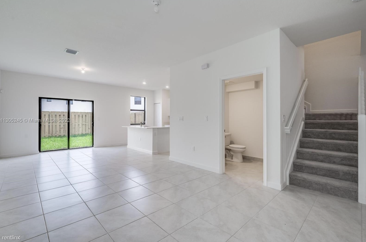 23507 Sw 129th Path - Photo 3 of 7