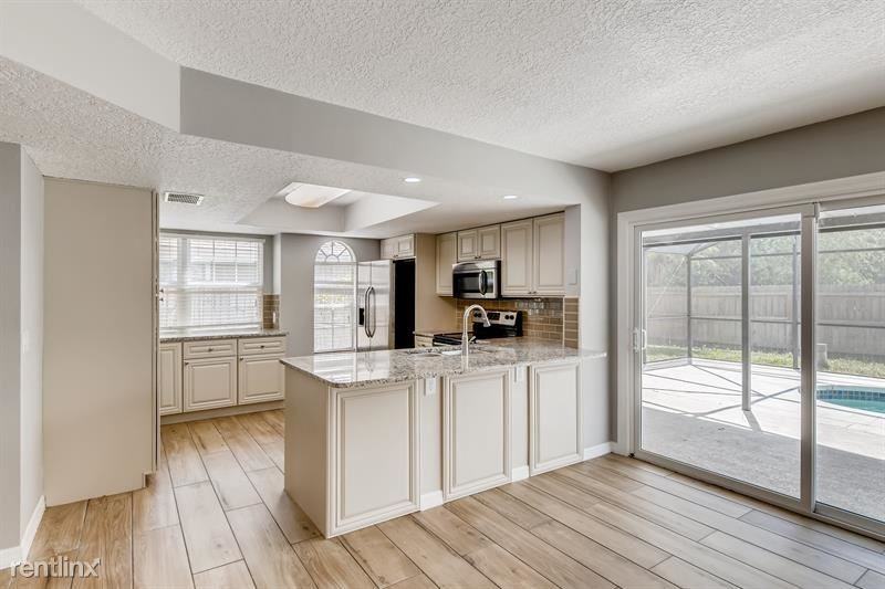 5270 Bonairre Blvd - Photo 3 of 17