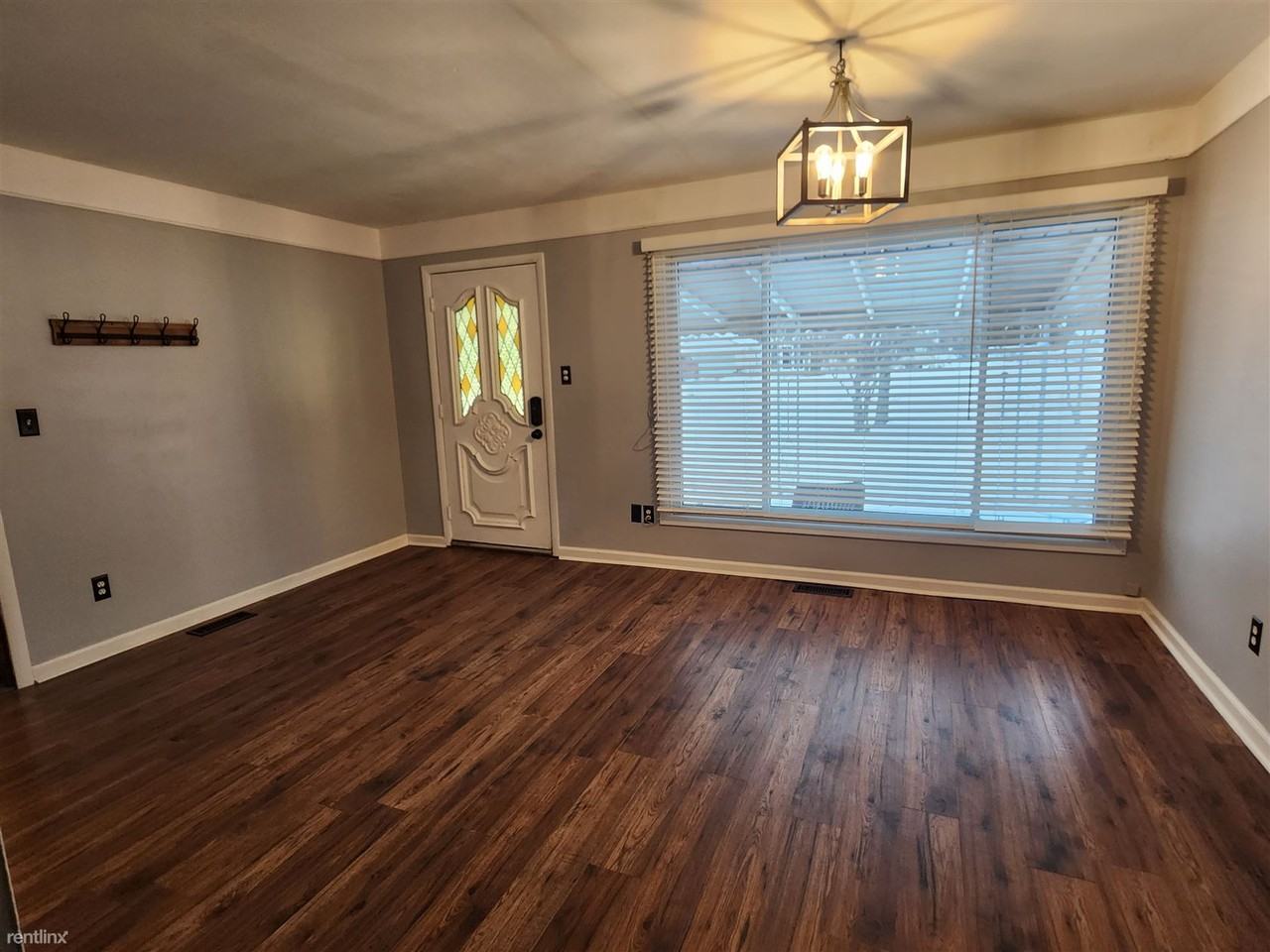 4927 Rioview Dr - Photo 2 of 20