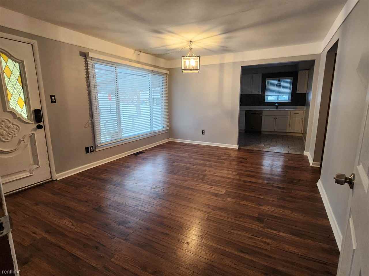 4927 Rioview Dr - Photo 3 of 20