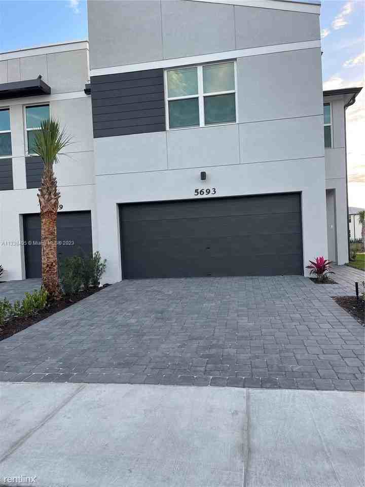 5693 Mentmore Dr #129 - Photo 3 of 33