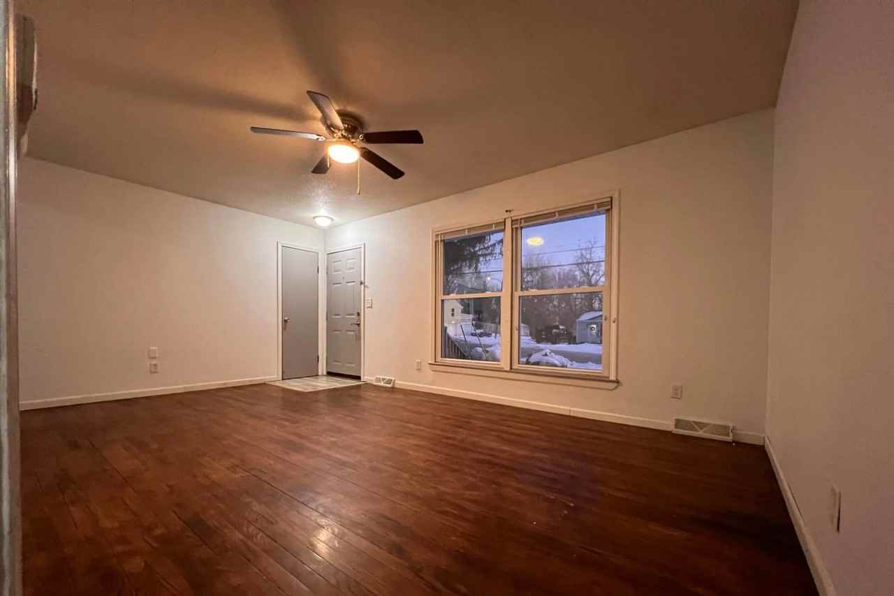 1203 Mckinley Ave - Photo 2 of 15