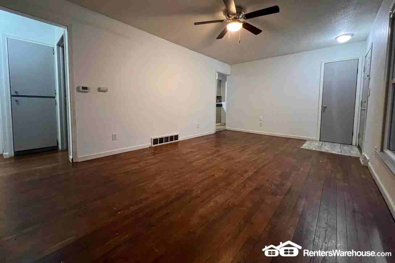 1203 Mckinley Ave - Photo 3 of 15