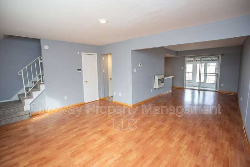 16 Radnor Ct - Photo 4 of 39