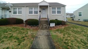 featured image of 609 E Willowbrook Dr