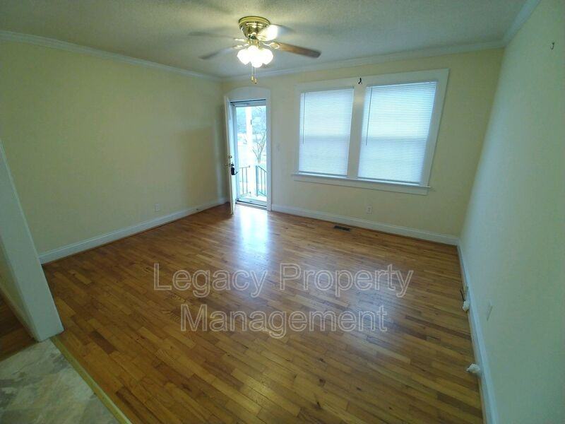 609 E Willowbrook Dr - Photo 3 of 10