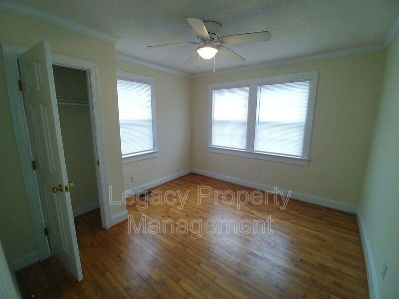 609 E Willowbrook Dr - Photo 7 of 10