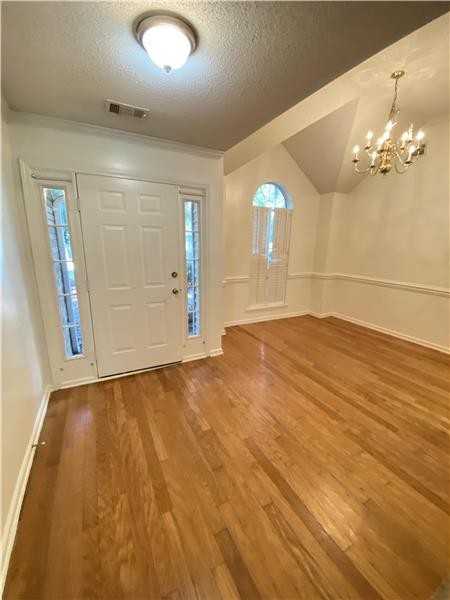 112 Oak Pointe Trl - Photo 2 of 17