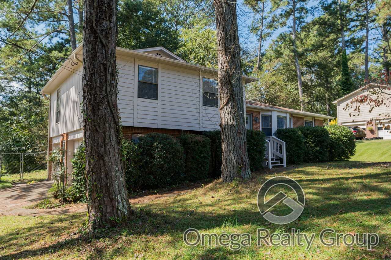 5739 Annanadale Ln - Photo 3 of 45
