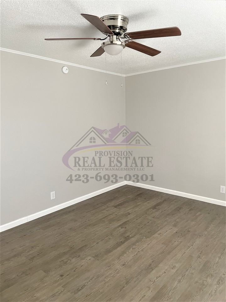 925 Lowery St Ne - Photo 3 of 10