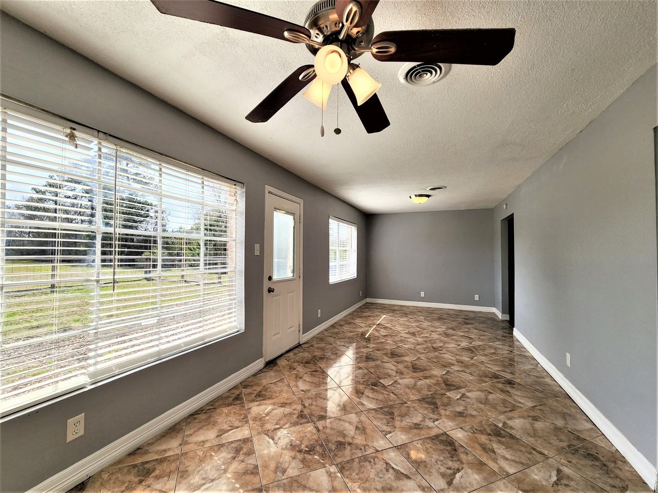 1017 S Country Club Dr - Photo 3 of 12