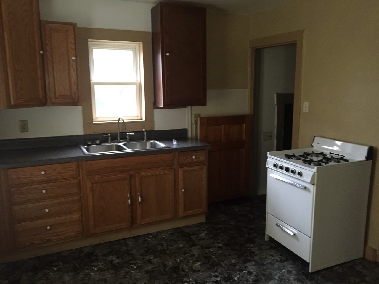 2582 E Garfield Ave - Photo 2 of 11