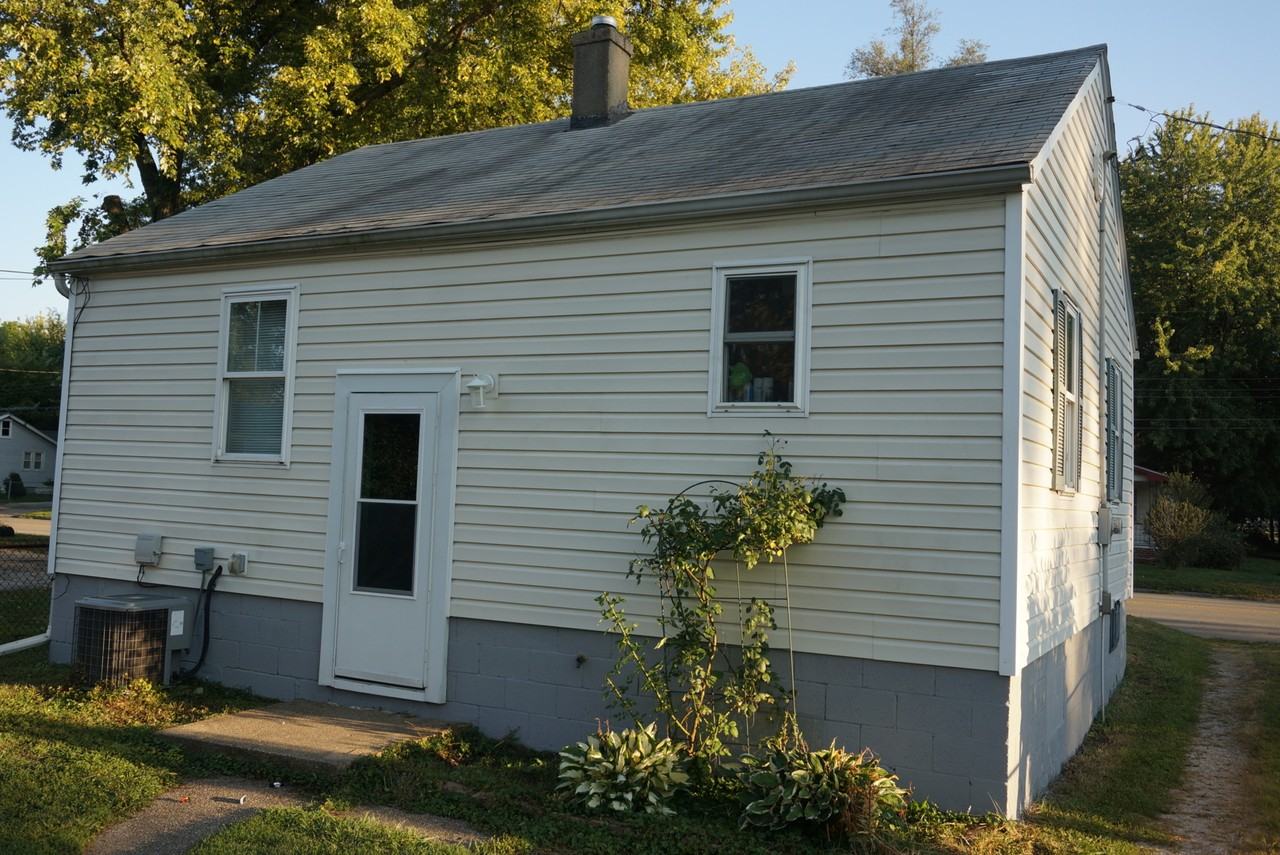 2582 E Garfield Ave - Photo 3 of 11